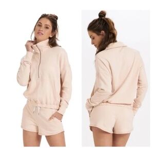 Vuori Women's Cream Sweatshirt